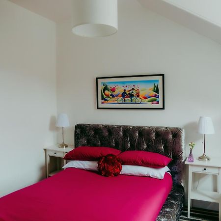 לארגס Dawn Break Guest House מראה חיצוני תמונה