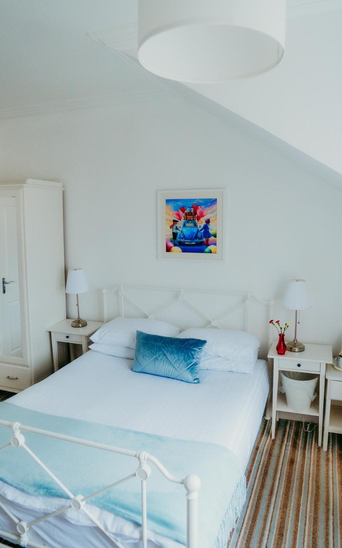 לארגס Dawn Break Guest House מראה חיצוני תמונה